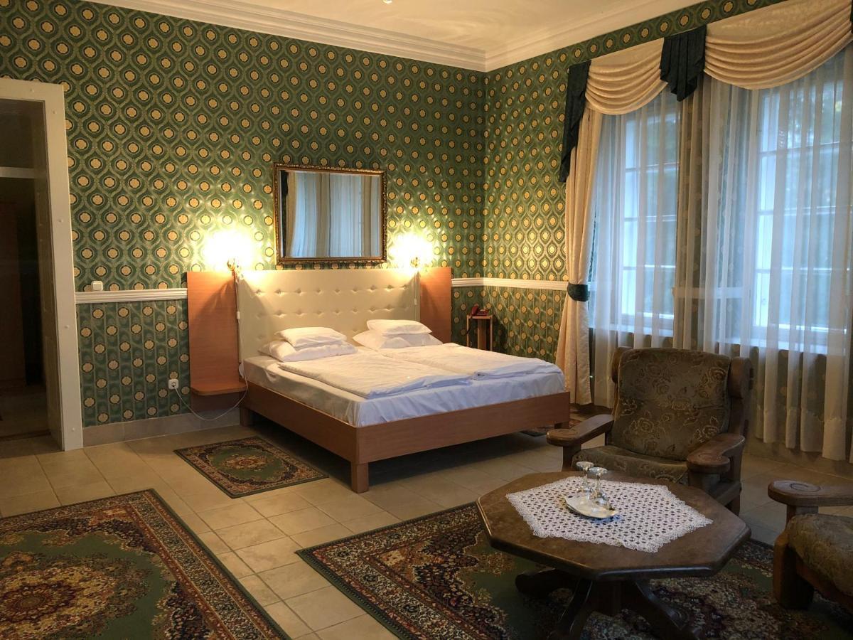Festetich Kastelyszallo Es Zsuzsanna Hotel Szeleste Ngoại thất bức ảnh
