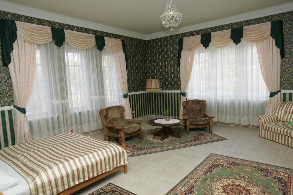 Festetich Kastelyszallo Es Zsuzsanna Hotel Szeleste Phòng bức ảnh